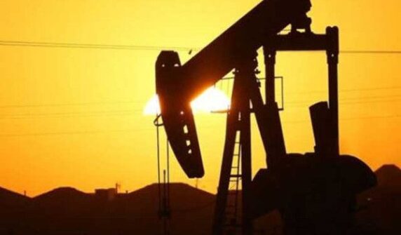 2022 مگروں پہلی — 2022 مگروں پہلی بار تیل کیتی قیمت 100 ڈالر فی بیرل سے تجاوز کرگئی