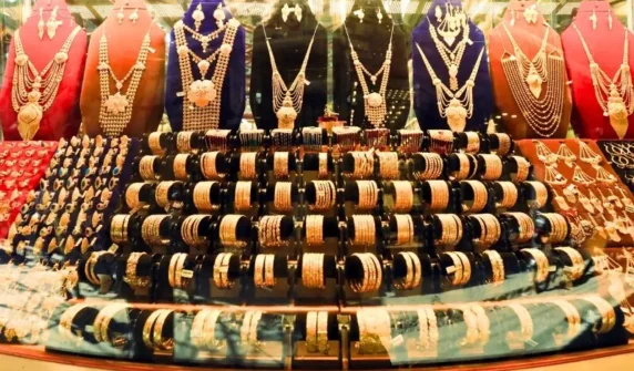 سونا اج وی — سونا اج وی ہزاروں روپے مہنگا، فی تولے کیتی نویں قیمت کتھے پہنچ گئی؟