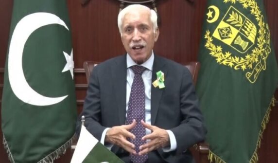وفاقی وزیر قیصر شیخ سے ملاقات، سیاسی گفتگو