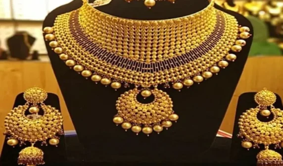 "سونے کی قیمت میں کمی"